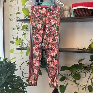 Lululemon wunder under legging sz 8 rainbow floral